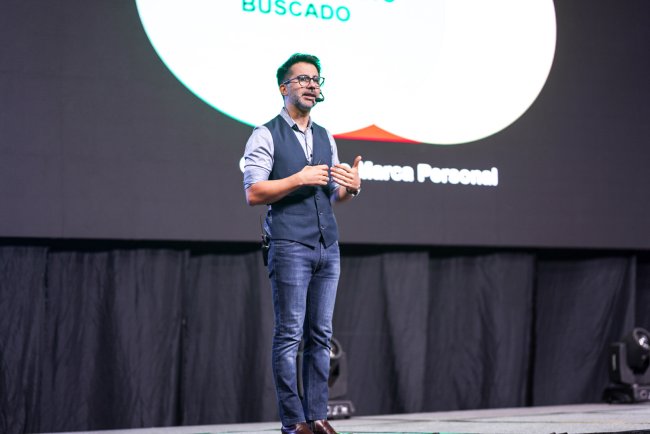 Ariel Benedetti en TOM Inside Talks: Destacando la Importancia de la Marca Personal en el Ámbito Profesional